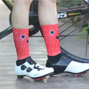 Cool aero cycling socks for men crew