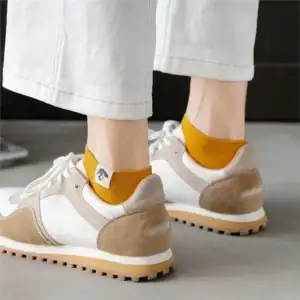 Sports socks with private sewing labels