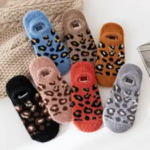 Jacquard no show socks for women