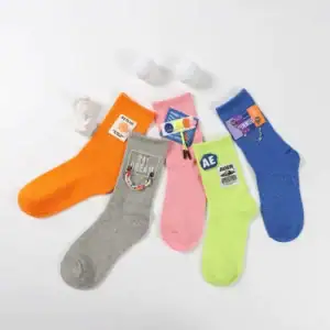 Mens cool crew socks custom cloth labels
